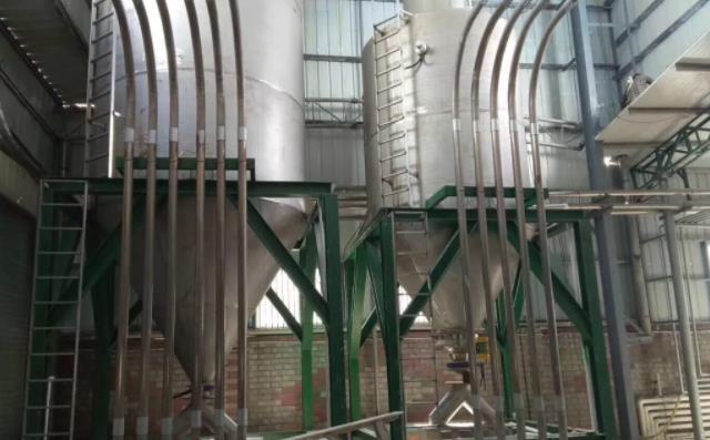 1539934705152780氣力輸送倉泵輸送物料現(xiàn)場實拍圖